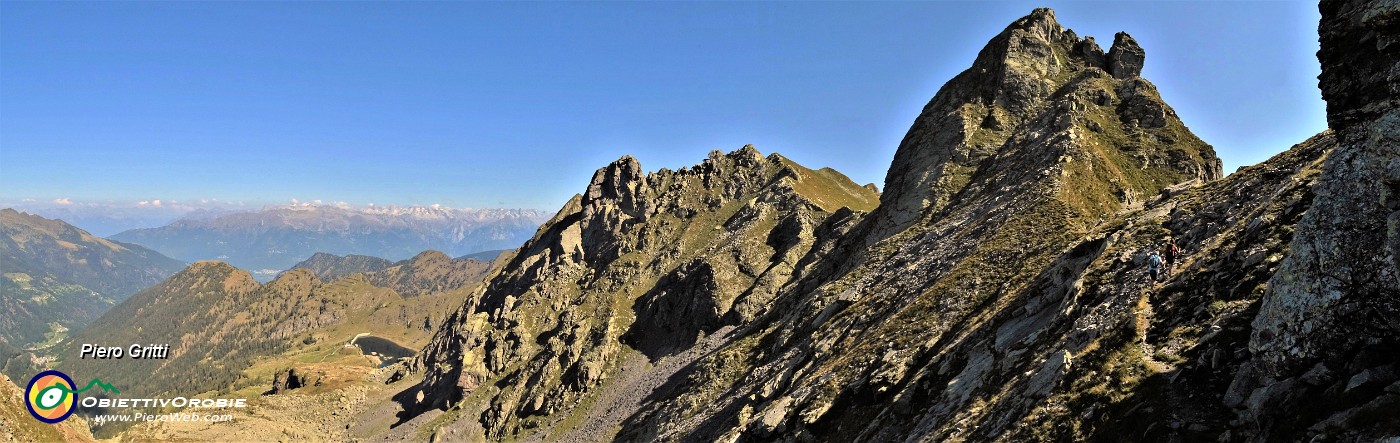 49 Vista panoramica verso da dx Valletto, Ponteranica , Alpi Retiche.jpg